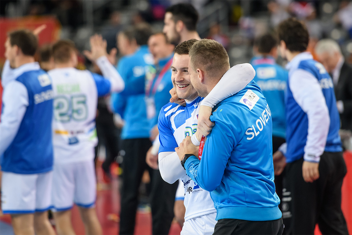 Slovenija naproti Špancem